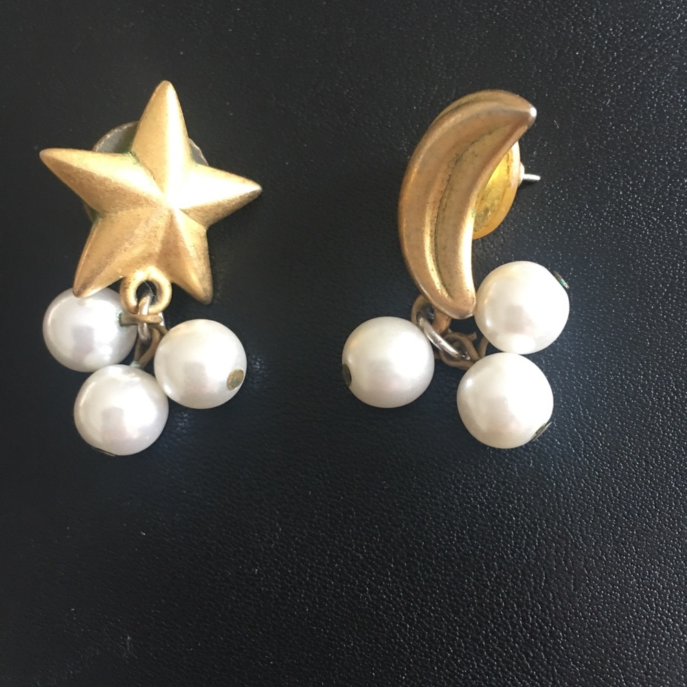 Earrings: 1 Star & 1 Moon in gold with 3 dangling pearls. 1" x 1". Unusual.